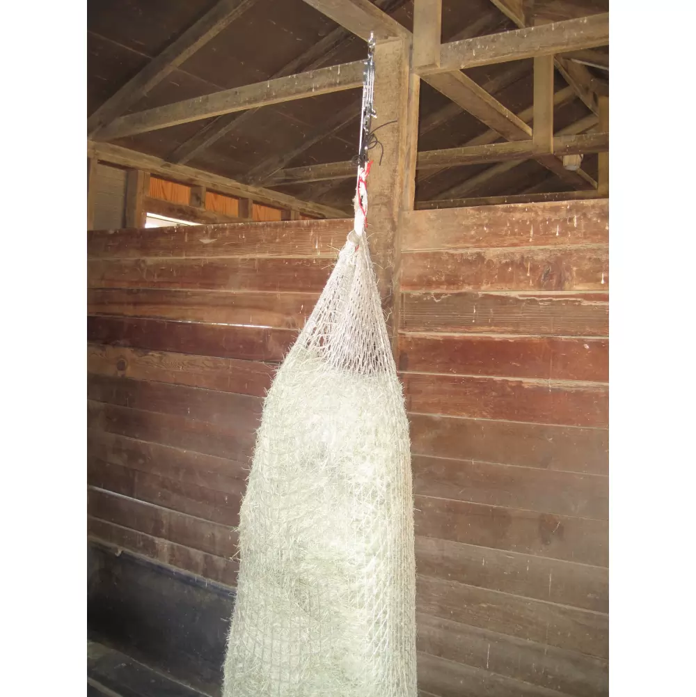 Freedom Feeder Full Bale Net/3 String Bale - Image 2